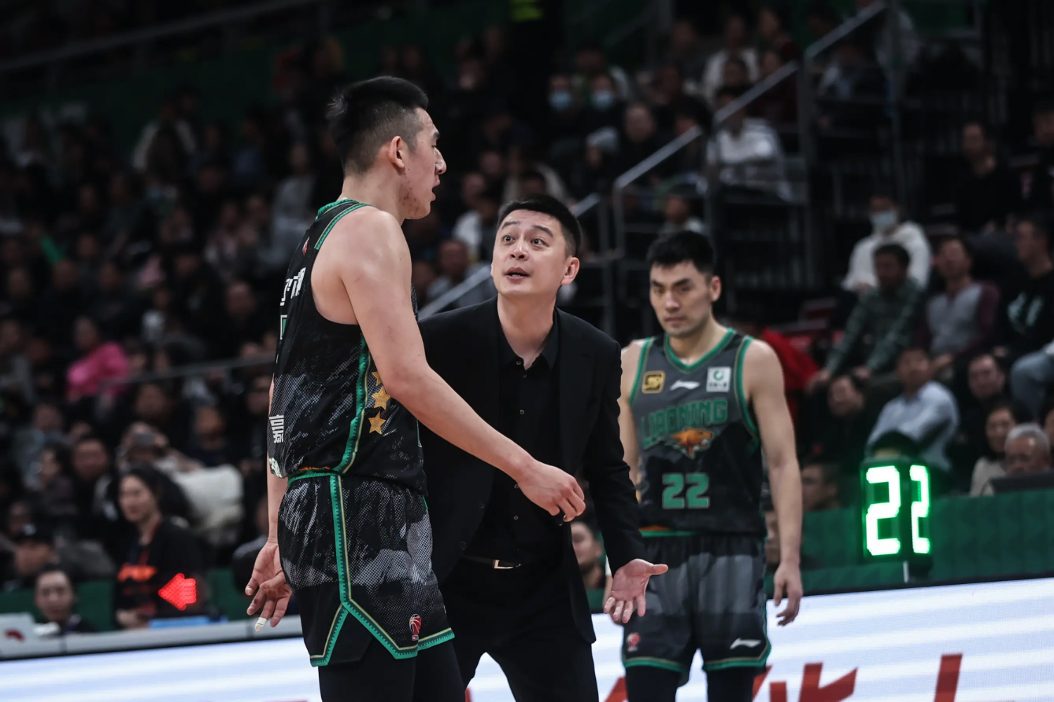 企鹅体育-CBA辽宁本钢韩德君、李晓旭可能不退役，外援全换，大外是关键(cba辽宁韩德君伤势)